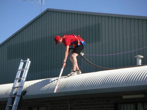 Commercial Building Gutter Maintenance in Baton Rouge, LA